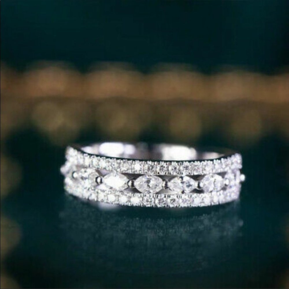 New Women’s 935 Silver Unique Diamond Ring - Picture 6 of 9
